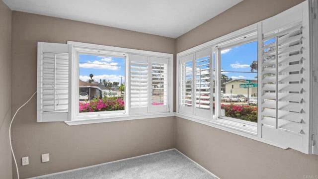 402 Santa Barbara Street, Oceanside, CA 92058