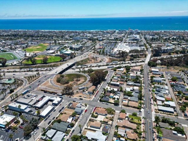 402 Santa Barbara Street, Oceanside, CA 92058