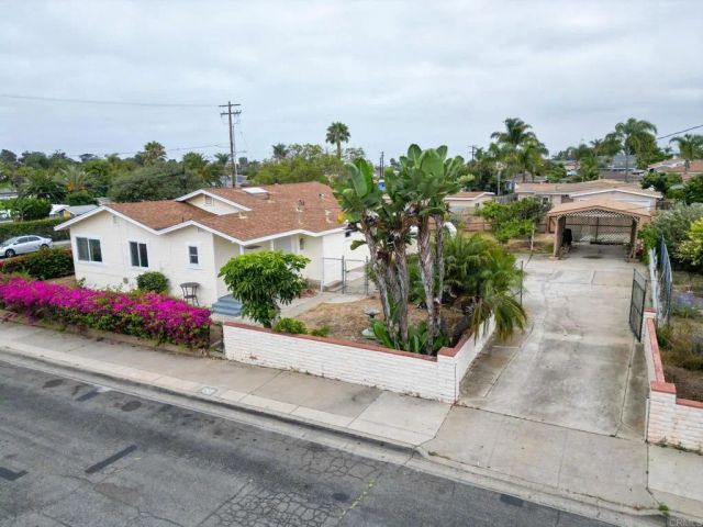 402 Santa Barbara Street, Oceanside, CA 92058