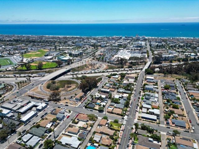 402 Santa Barbara Street, Oceanside, CA 92058