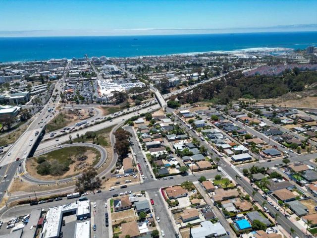 402 Santa Barbara Street, Oceanside, CA 92058