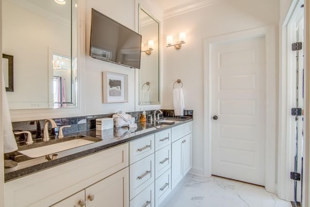 2125 Acklen Ave Unit B, Nashville, TN 37212