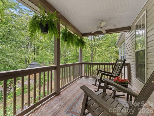 103 Old Southside Road, Saluda, NC 28773