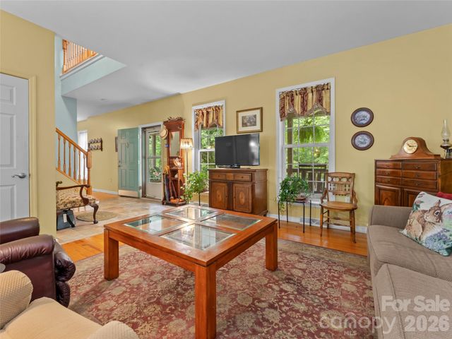 103 Old Southside Road, Saluda, NC 28773