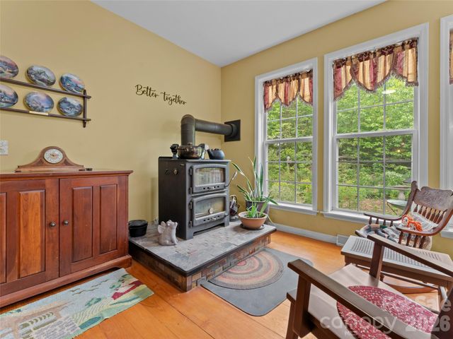 103 Old Southside Road, Saluda, NC 28773