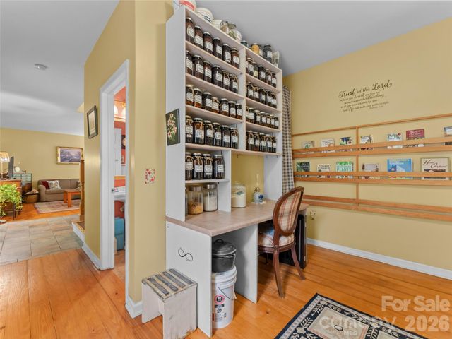 103 Old Southside Road, Saluda, NC 28773