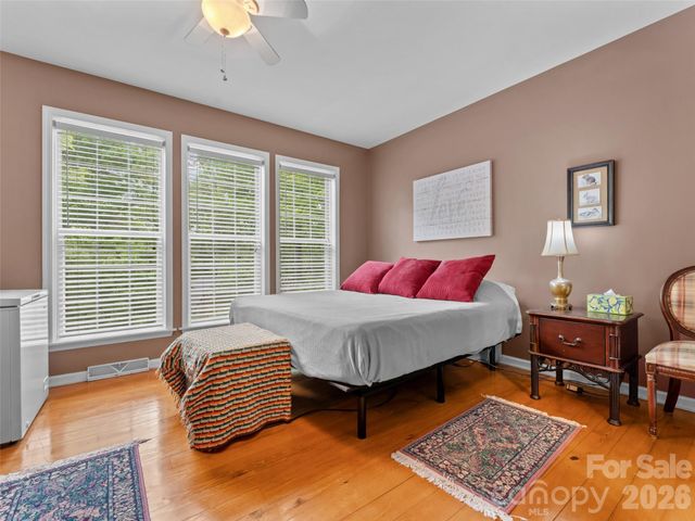 103 Old Southside Road, Saluda, NC 28773