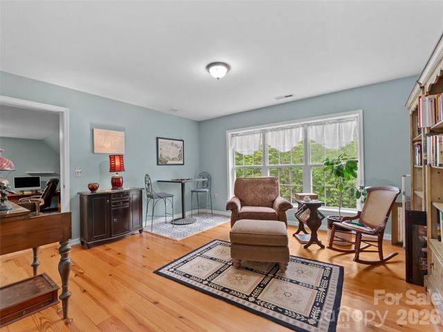 103 Old Southside Road, Saluda, NC 28773