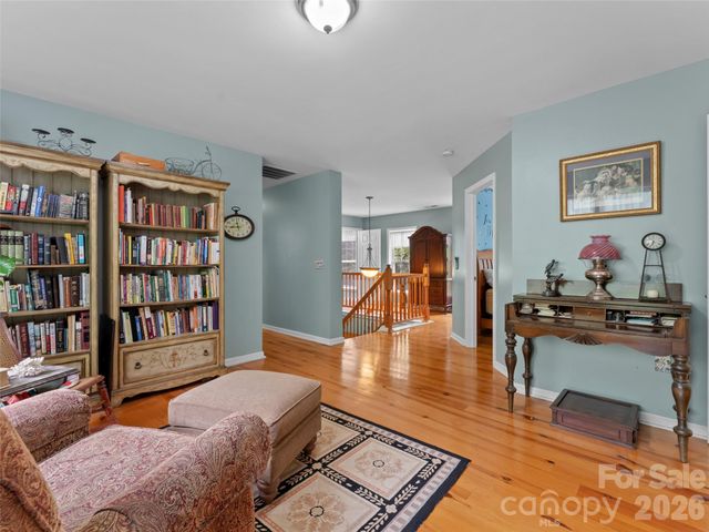 103 Old Southside Road, Saluda, NC 28773