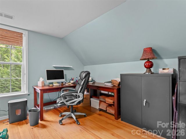 103 Old Southside Road, Saluda, NC 28773