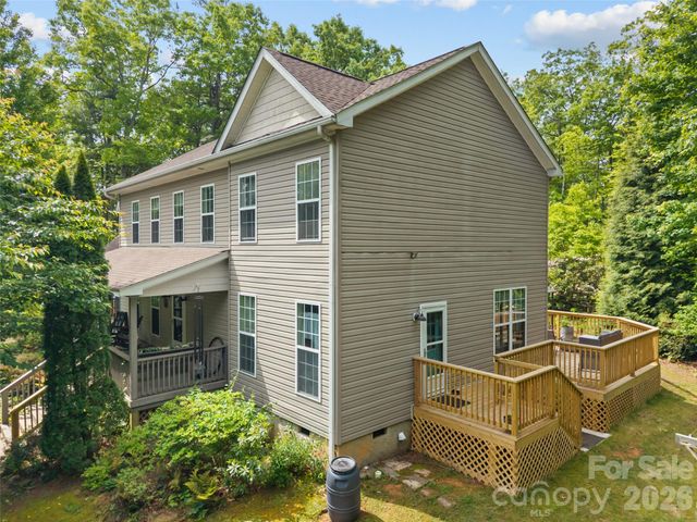 103 Old Southside Road, Saluda, NC 28773