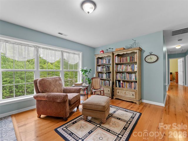 103 Old Southside Road, Saluda, NC 28773