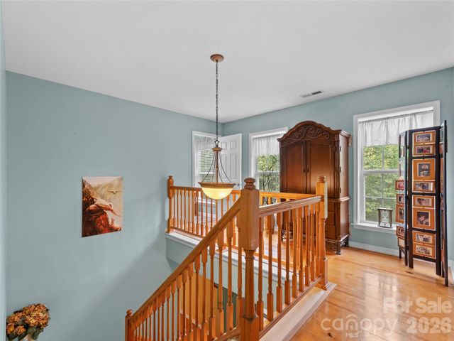 103 Old Southside Road, Saluda, NC 28773