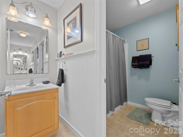 103 Old Southside Road, Saluda, NC 28773