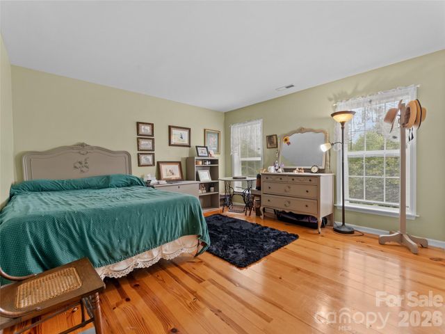103 Old Southside Road, Saluda, NC 28773