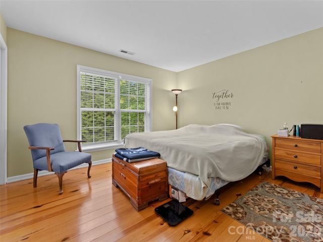 103 Old Southside Road, Saluda, NC 28773