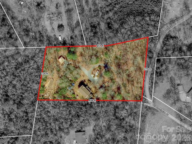 103 Old Southside Road, Saluda, NC 28773