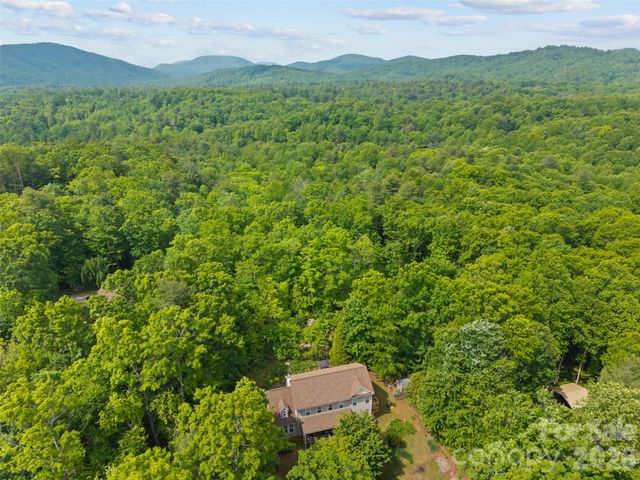 103 Old Southside Road, Saluda, NC 28773