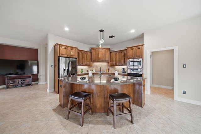 527 Jordan Creek Court, League City, TX 77573