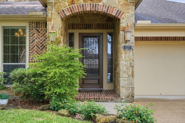 527 Jordan Creek Court, League City, TX 77573