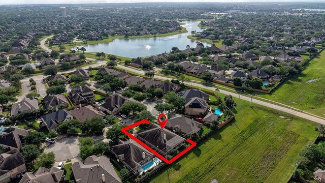 527 Jordan Creek Court, League City, TX 77573