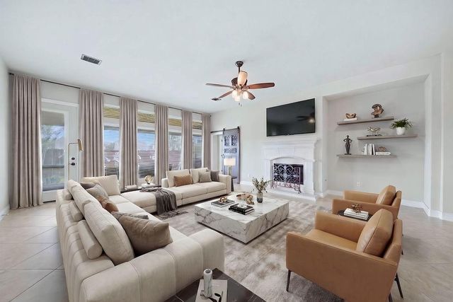 527 Jordan Creek Court, League City, TX 77573