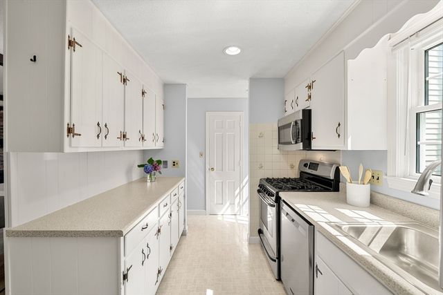 7 Bradford Court, Marblehead, MA 01945