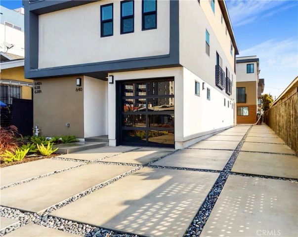 638 Serrano, Los Angeles, CA 90004