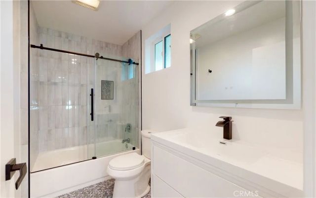 638 Serrano, Los Angeles, CA 90004