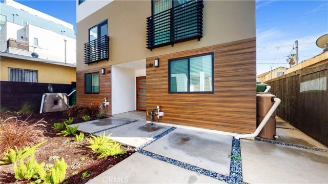 638 Serrano, Los Angeles, CA 90004