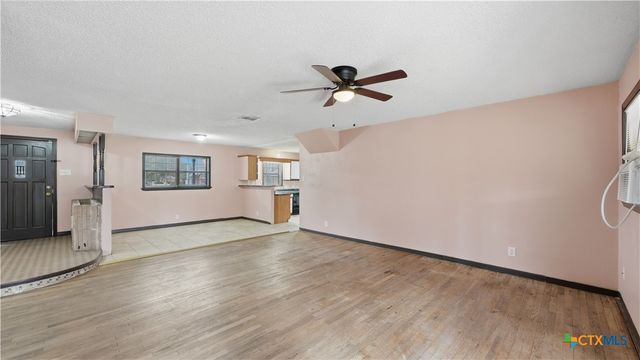 1321 Quail Lane, Seguin, TX 78155