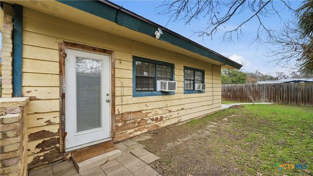 1321 Quail Lane, Seguin, TX 78155