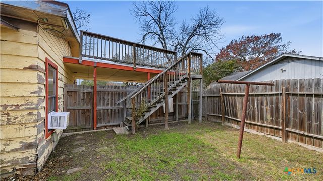 1321 Quail Lane, Seguin, TX 78155