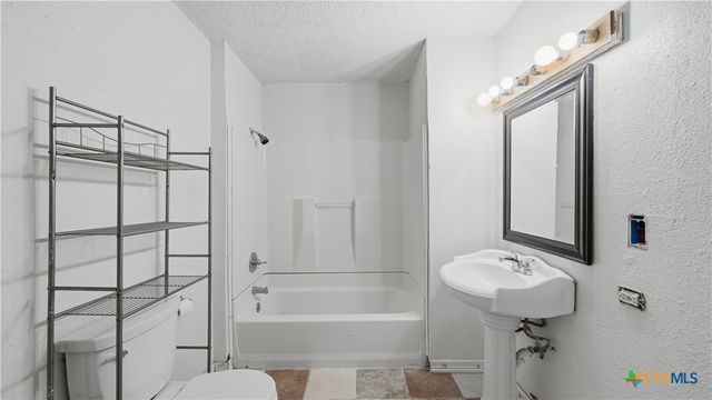 1321 Quail Lane, Seguin, TX 78155