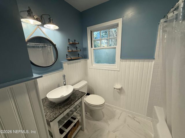 6946 OAKWOOD Street, Jacksonville, FL 32208