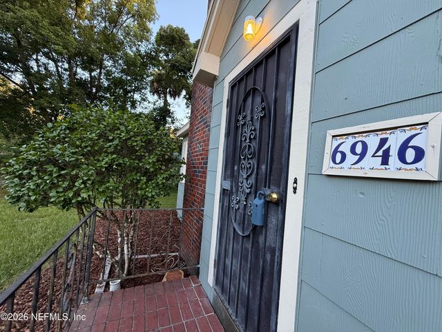 6946 OAKWOOD Street, Jacksonville, FL 32208
