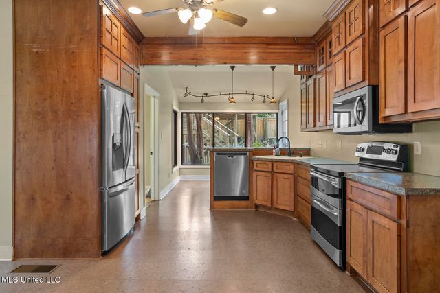 625 Pennsylvania Avenue, Jackson, MS 39216