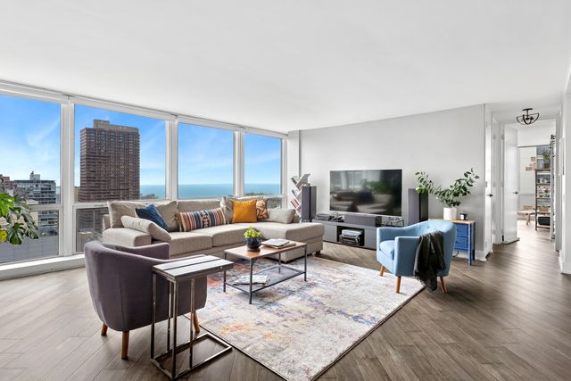 330 W Diversey Parkway 2108, Chicago, IL 60657