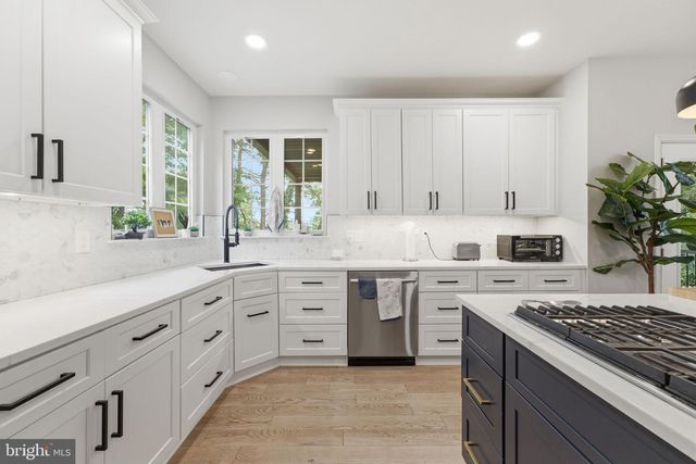 705 N ASHTON ST, Alexandria, VA 22312