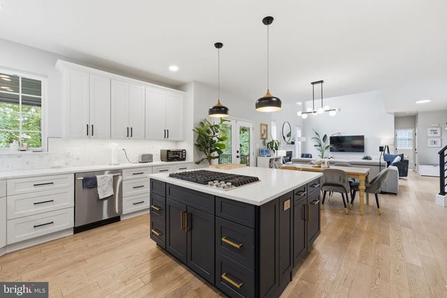 705 N ASHTON ST, Alexandria, VA 22312