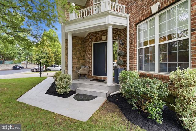 705 N ASHTON ST, Alexandria, VA 22312