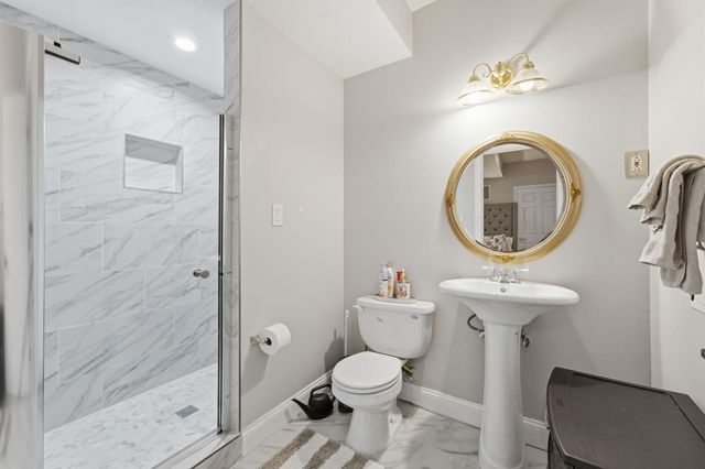 705 N ASHTON ST, Alexandria, VA 22312