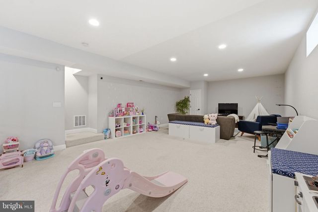 705 N ASHTON ST, Alexandria, VA 22312