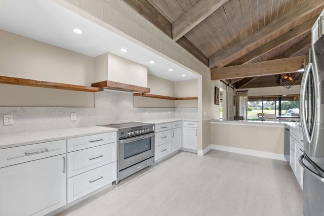 11683 Wimbledon Circle, Wellington, FL 33414