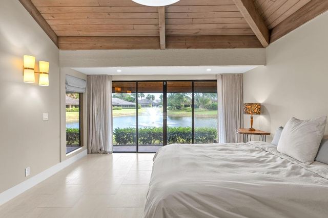 11683 Wimbledon Circle, Wellington, FL 33414