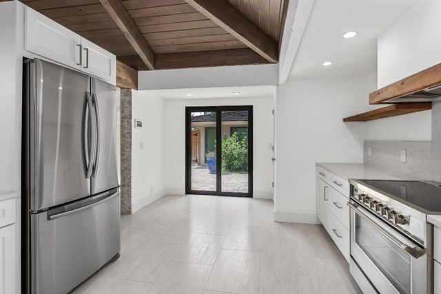 11683 Wimbledon Circle, Wellington, FL 33414