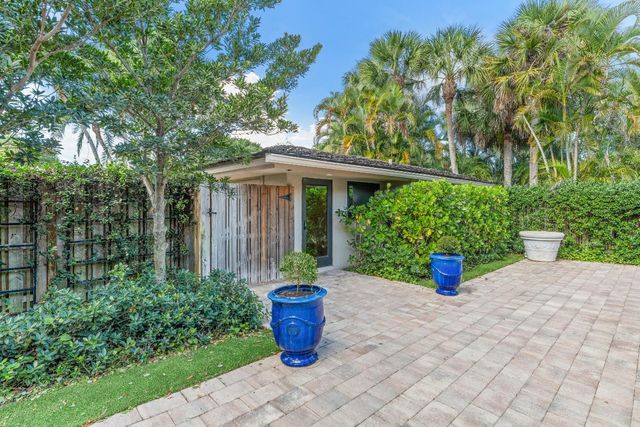 11683 Wimbledon Circle, Wellington, FL 33414