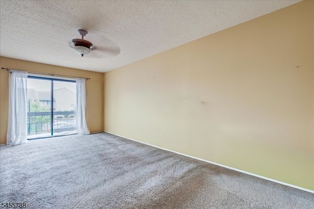 59 Woodhill St, Franklin Twp., NJ 08873