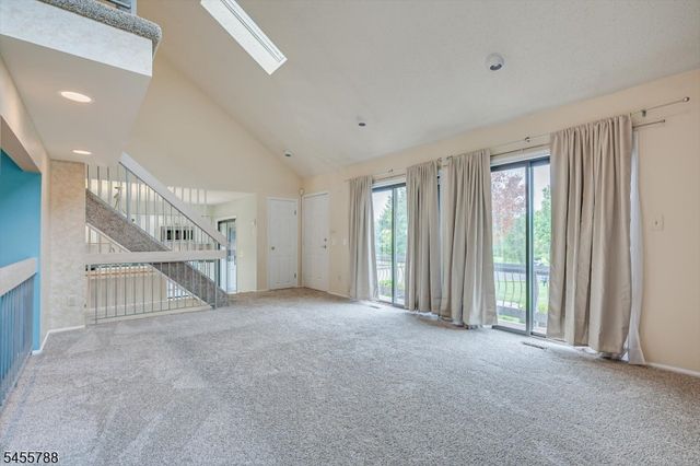 59 Woodhill St, Franklin Twp., NJ 08873