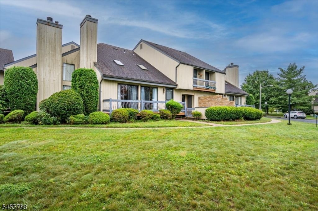 59 Woodhill St, Franklin Twp., NJ 08873